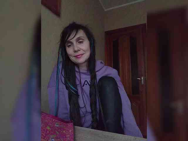 Hellenalonenochka webcam