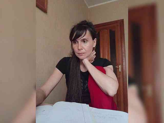 Hellenalonenochka webcam