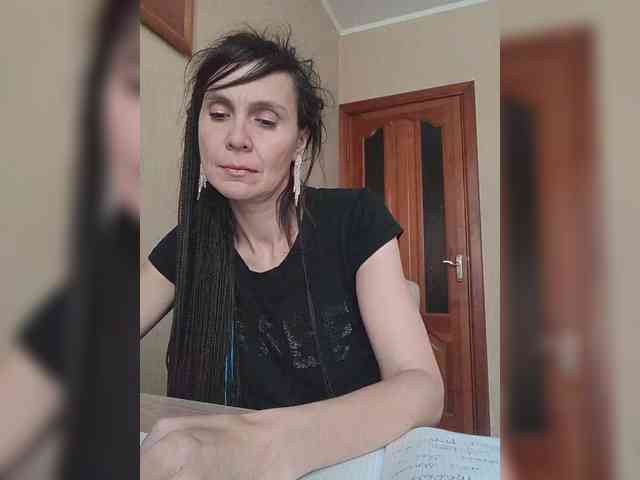 Hellenalonenochka webcam