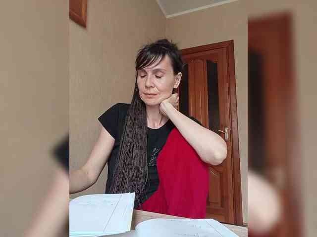 Hellenalonenochka webcam