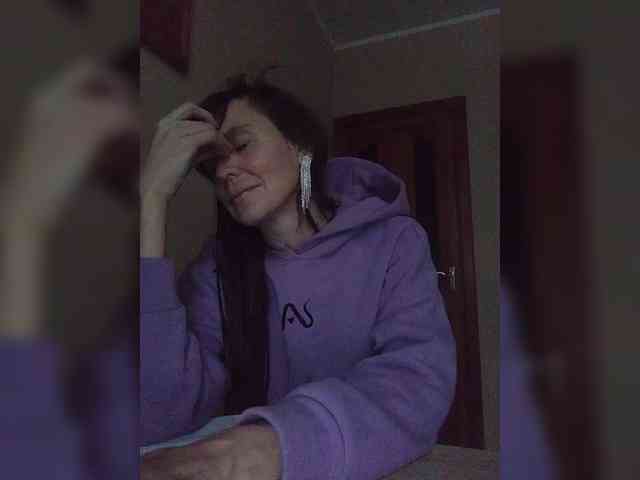 Hellenalonenochka webcam