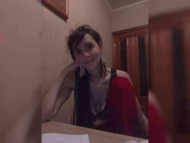 Hellenalonenochka webcam