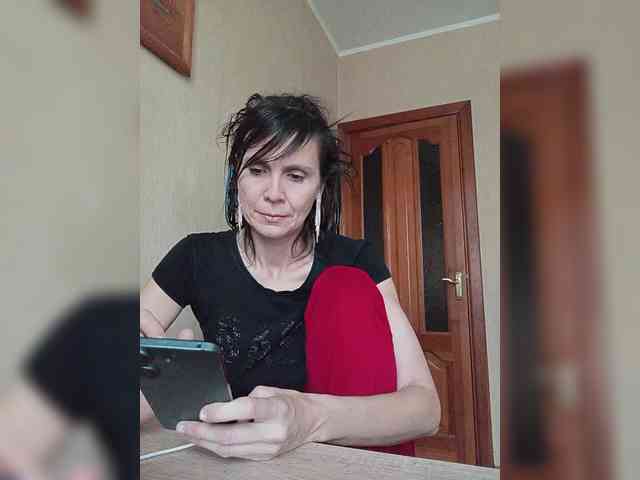 Hellenalonenochka webcam