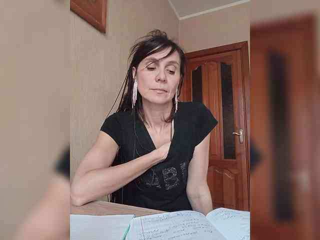 Hellenalonenochka webcam