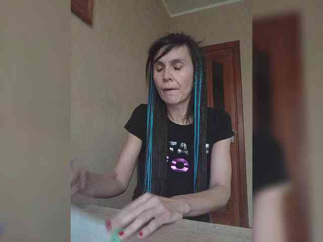 Hellenalonenochka webcam