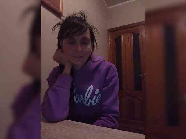 Hellenalonenochka webcam