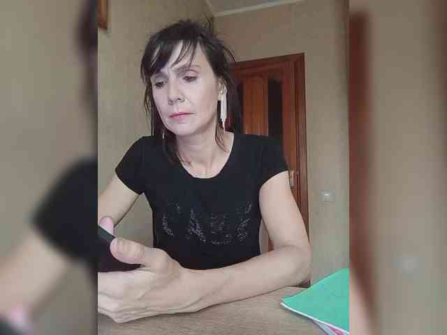 Hellenalonenochka webcam