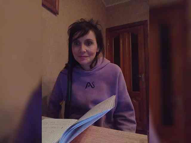 Hellenalonenochka webcam