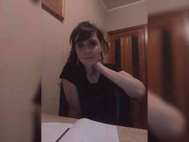 Hellenalonenochk... Live Webcam on BongaCams