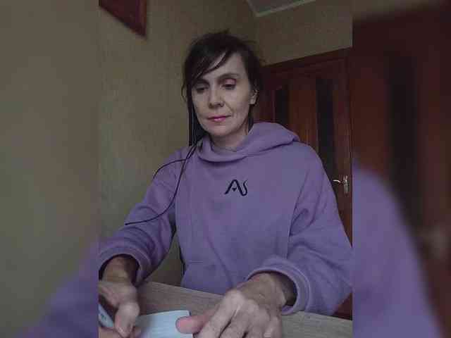 Hellenalonenochka webcam