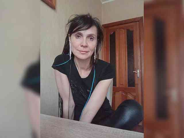 Hellenalonenochka webcam