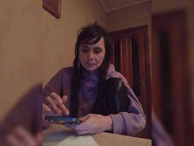 Hellenalonenochka webcam