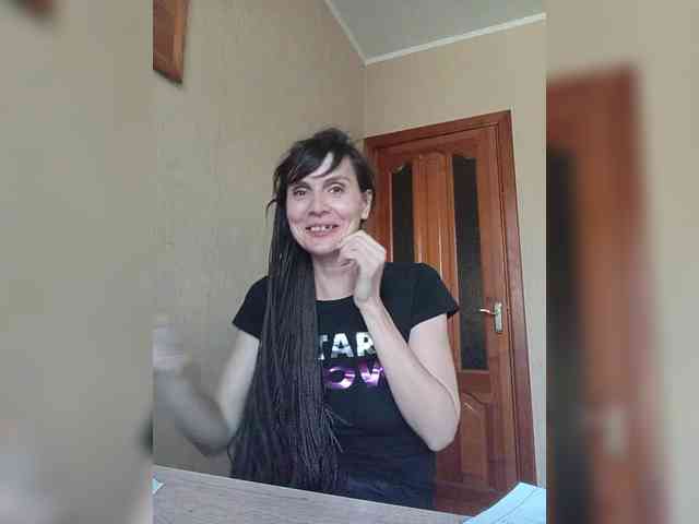 Hellenalonenochka webcam