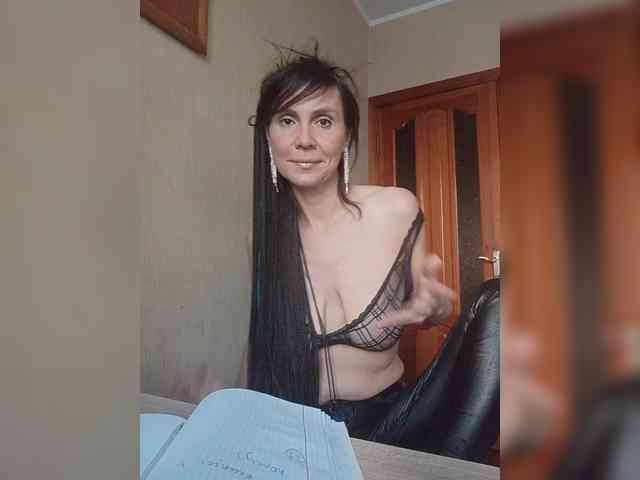 Hellenalonenochka webcam