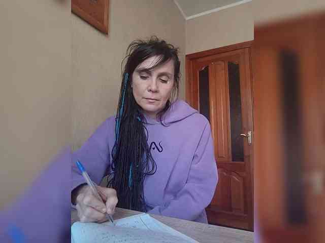 Hellenalonenochka webcam