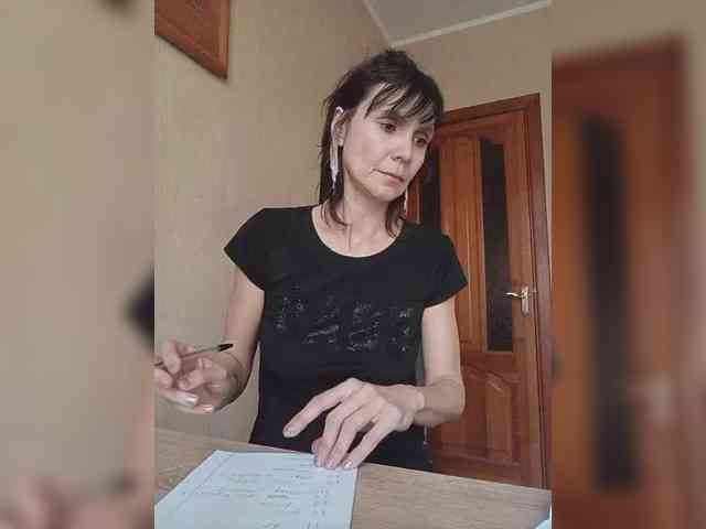 Hellenalonenochka webcam