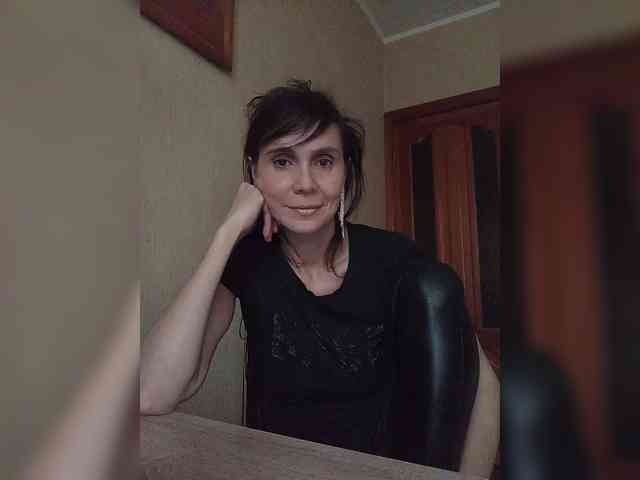 Hellenalonenochka webcam