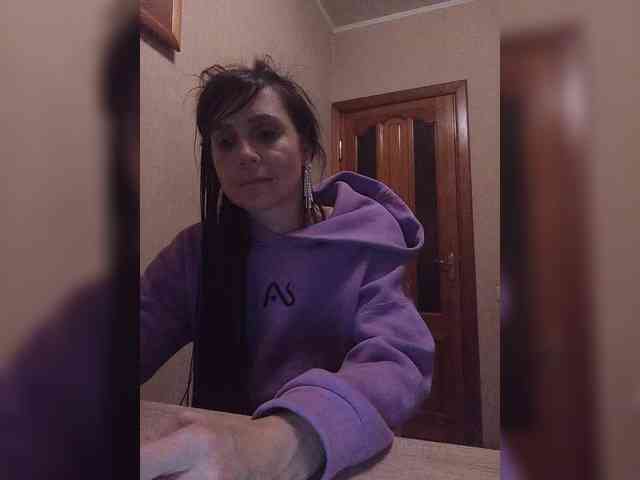 Hellenalonenochka webcam