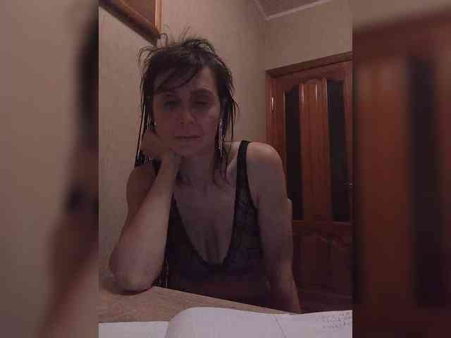 Hellenalonenochka webcam