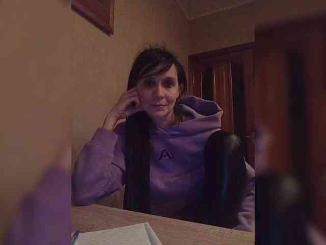 Hellenalonenochka webcam