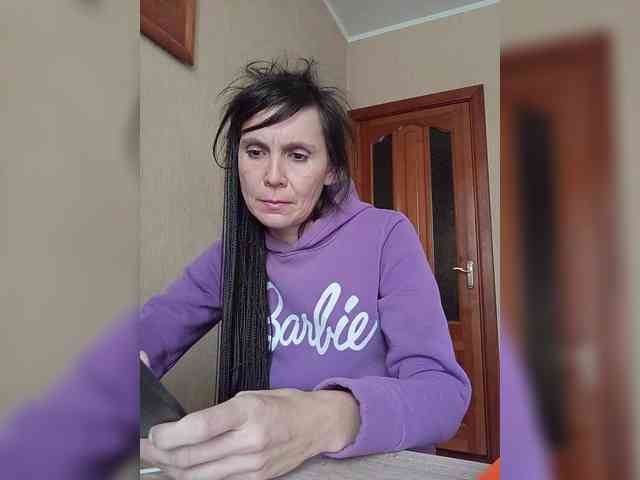 Hellenalonenochka webcam