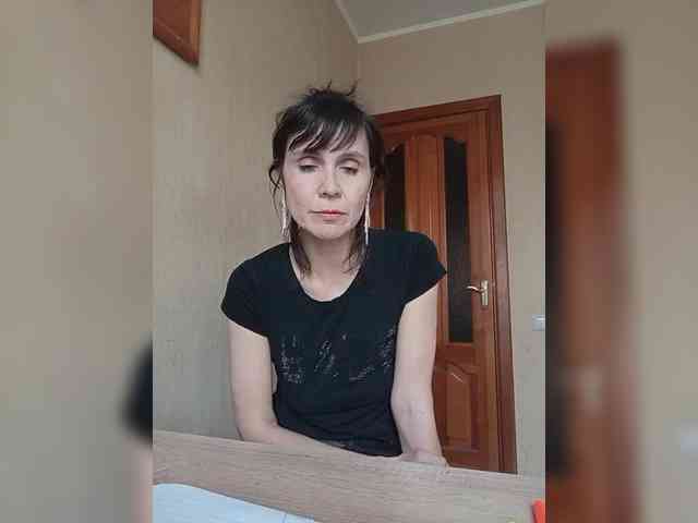 Hellenalonenochka webcam