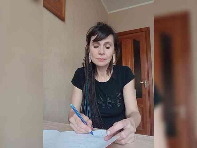 Hellenalonenochka webcam