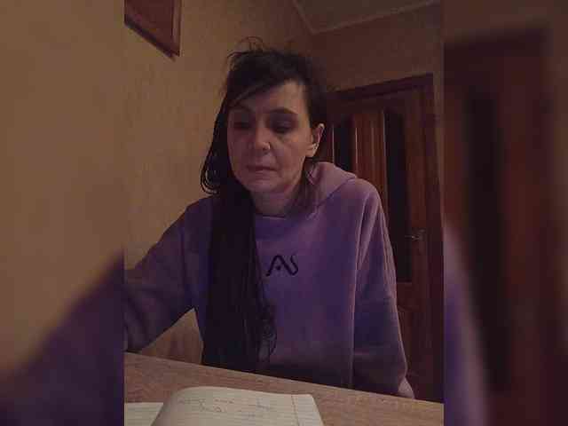 Hellenalonenochka webcam