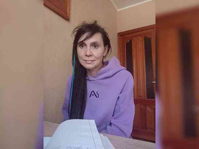 Hellenalonenochka webcam