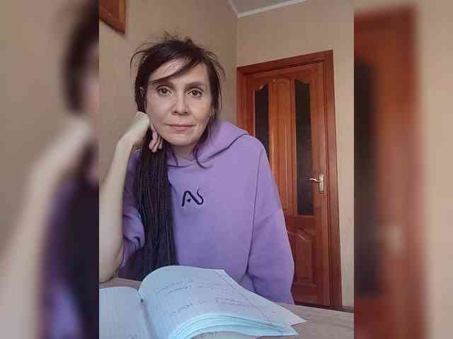 Hellenalonenochka webcam