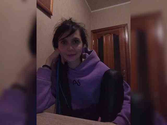 Hellenalonenochka webcam