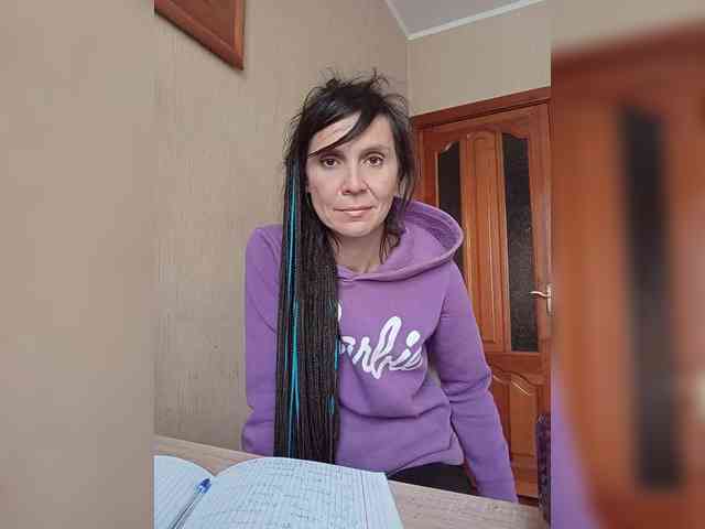 Hellenalonenochka webcam