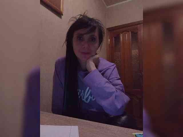 Hellenalonenochka webcam