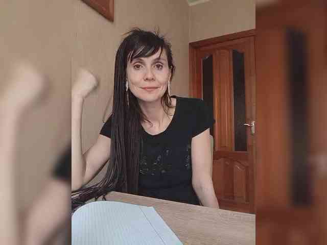 Hellenalonenochka webcam