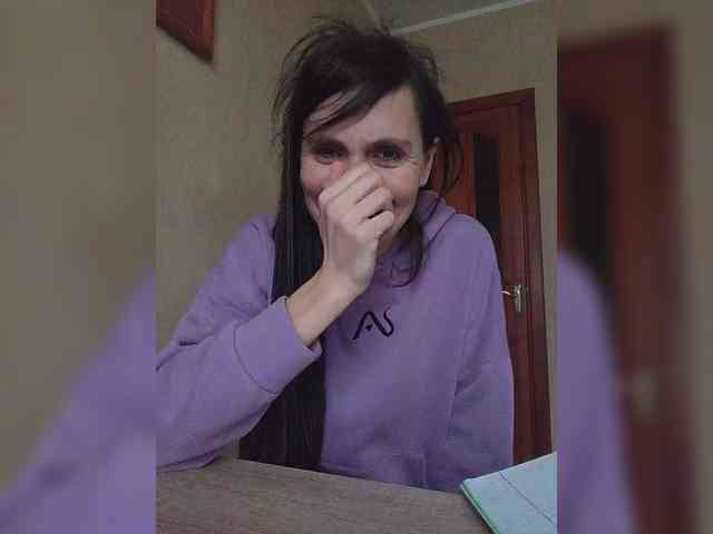 Hellenalonenochka webcam