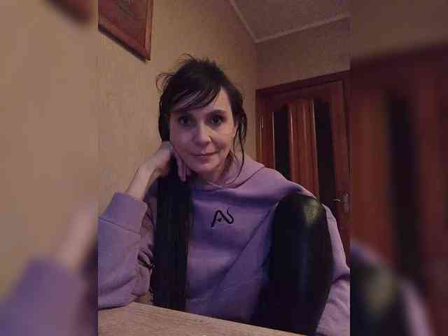 Hellenalonenochka webcam