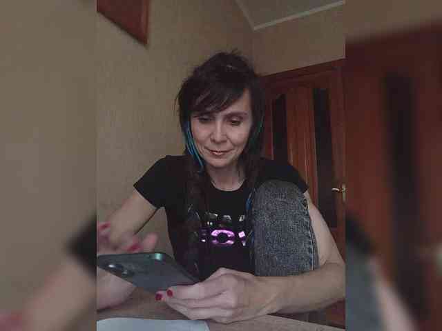 Hellenalonenochka webcam