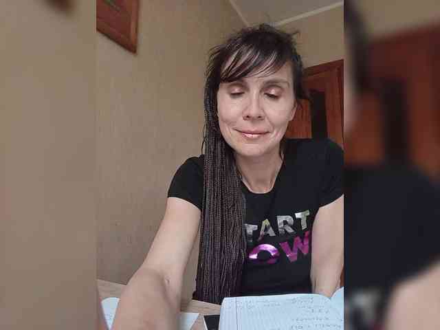 Hellenalonenochka webcam