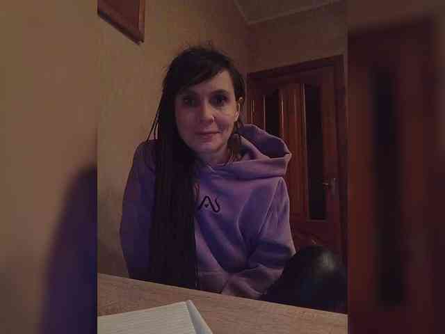 Hellenalonenochka webcam