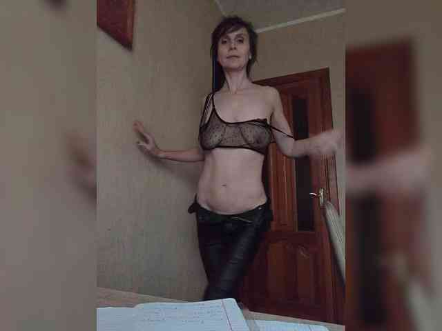 Hellenalonenochka webcam