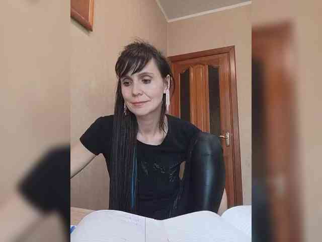 Hellenalonenochka webcam