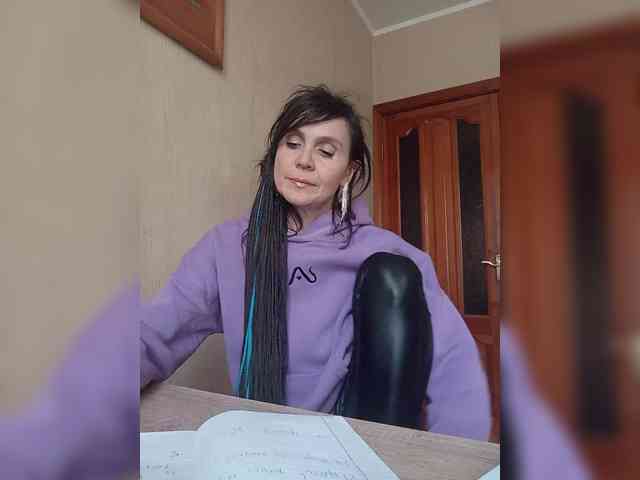 Hellenalonenochka webcam