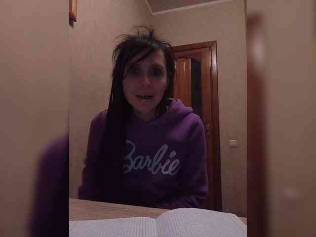 Hellenalonenochka webcam