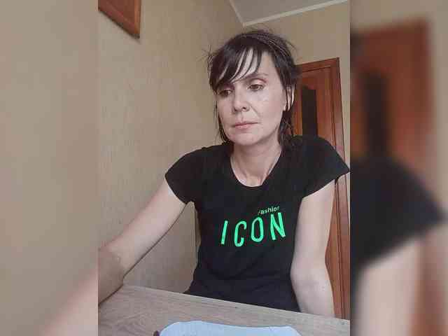 Hellenalonenochka webcam