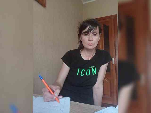 Hellenalonenochka webcam