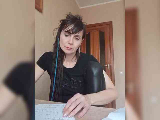 Hellenalonenochka webcam