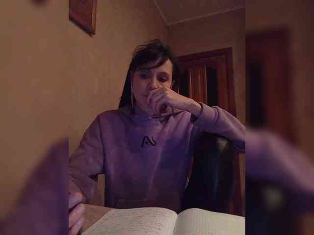 Hellenalonenochka webcam