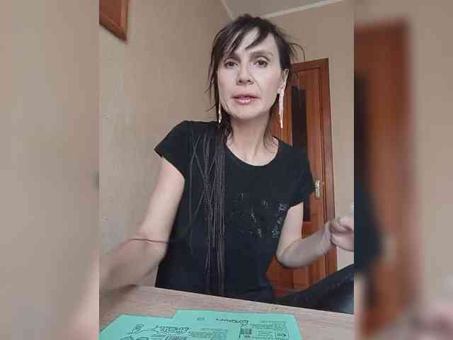 Hellenalonenochka webcam