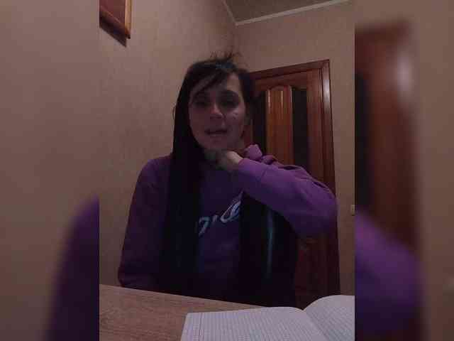 Hellenalonenochka webcam