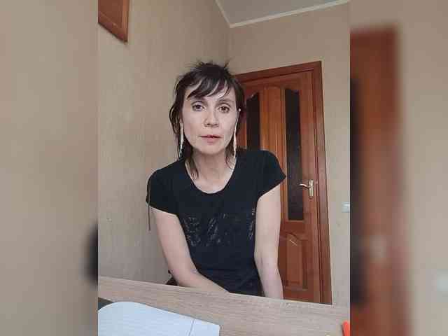 Hellenalonenochka webcam